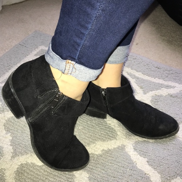 XAPPEAL black zipper booties PERFECT for fall 🍁 - Picture 4 of 4